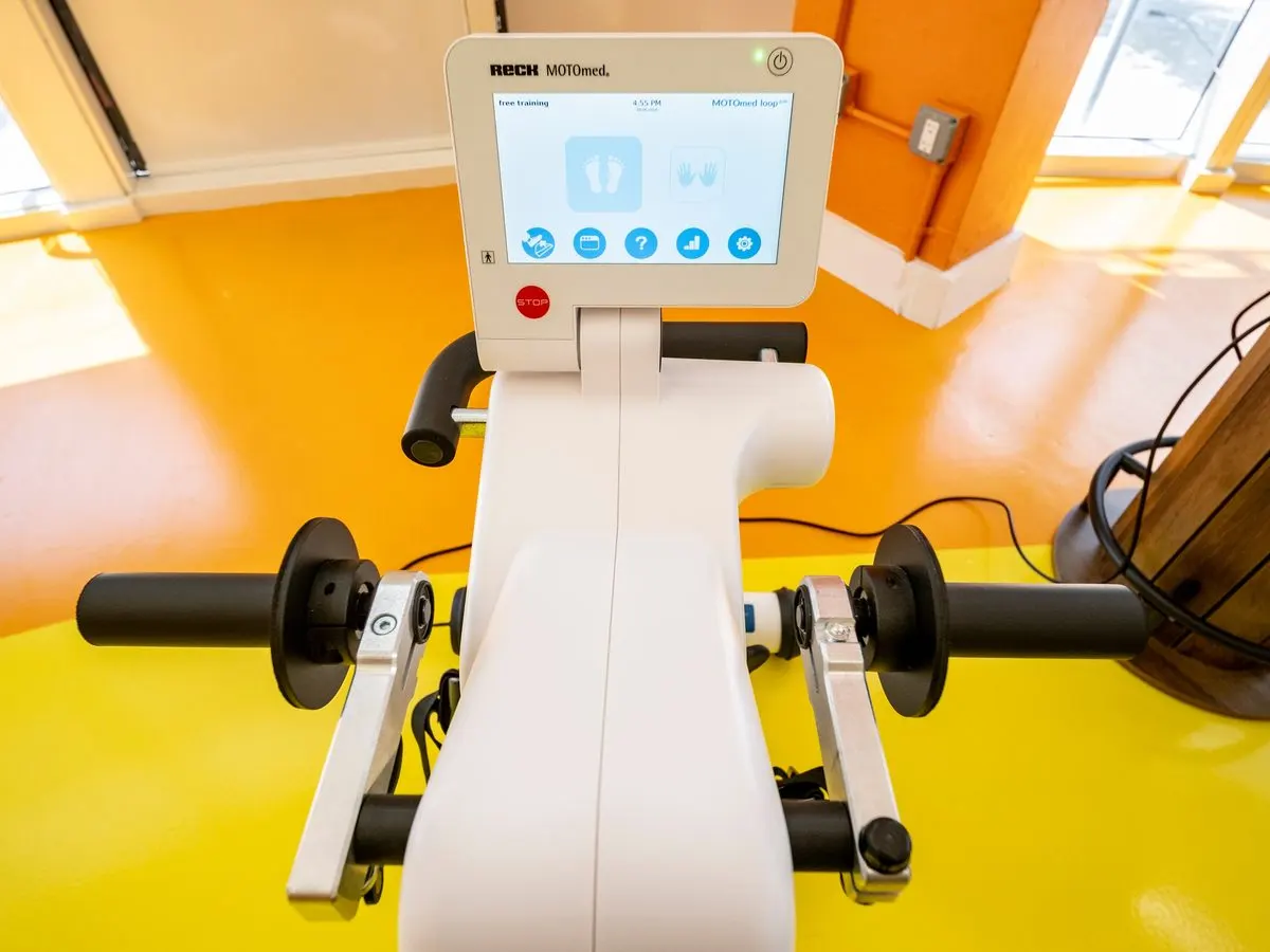 Equipo RT 300 de ciclismo FES para terapia de fuerza y resistencia